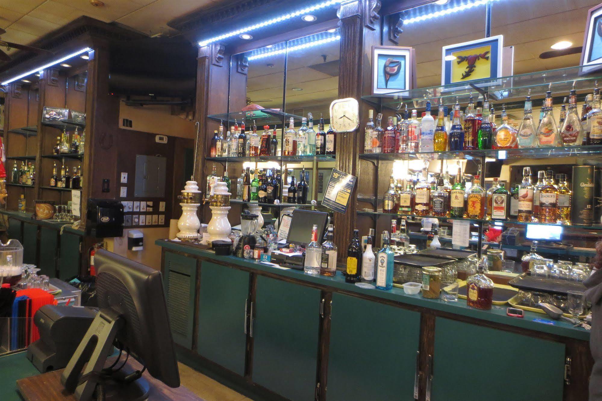 Vanderhoof Inn Kültér fotó
